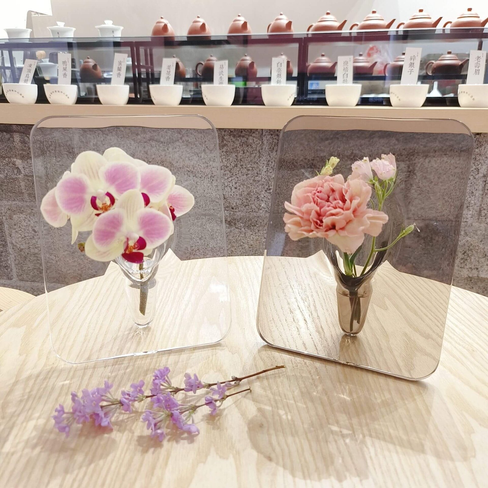 Clear Book Flower Vase Flower Stand - Chinov Display
